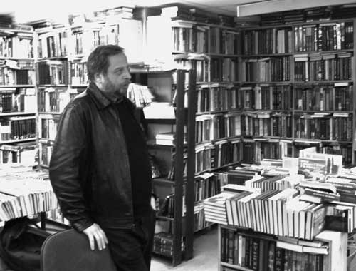  Михаил Ямпольский во время презентации своей новой книги в магазине «Фаланстер» 