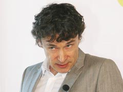 Владимир Яковлев на презентации проекта «Сноб» в апреле 2008 года