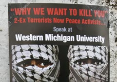 Объявление о собрании в Университете Западного Мичигана, на котором двое бывших студентов рассказали о том, как они стали террористами. Март 2009 года