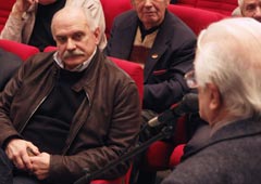 Никита Михалков и Марлен Хуциев на VII съезде Союза кинематографистов. 19 декабря 2008 года