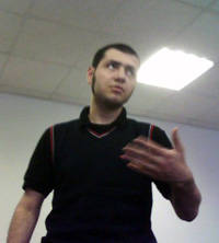 Джапаридзе Илья. Антифашист и футбольный фанат. Убит 28 июня 2009 года в Москве с применением ножа и травматического пистолета.