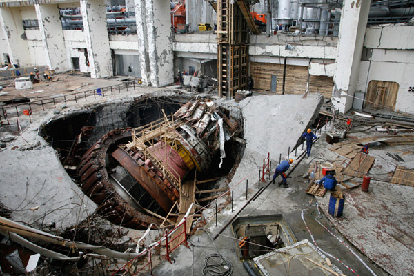 2009. 17 августа. Авария на самой мощной электростанции России - Саяно-Шушенская ГЭС. В результате аварии погибают 75 человек.