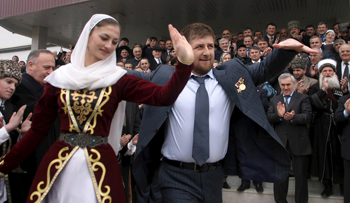2007. 2 марта. 56 из 58 депутатов парламента Чеченской Республики одобрили кандидатуру Рамзана Кадырова на должность президента Чечни. На фото: Грозный. 12 мая. Рамзан Кадыров танцует в честь своей победы на выборах.