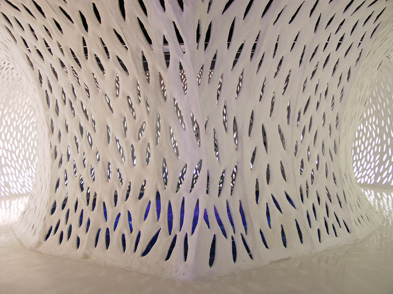Инсталляция Криса Раса в галерее Карлы Соццани