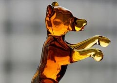 «Хрустальный медведь» вручается за лучший фильм в фестивальных программах Generation Kplus и Generation 14plus