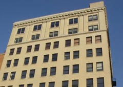 В верхних этажах этого здания располагалась монтажная студия нью-йоркского отделения Miramax
