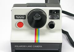 Polaroid продаст исторические фото