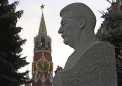 Лужков не бросит Сталина