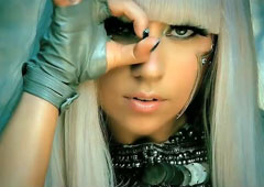 Лнди Гага в клипе «Poker Face»