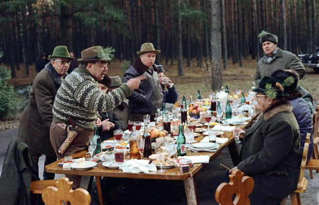 Владимир Мусаэльян. Л.И. Брежнев и И.Б. Тито на отдыхе в Залесье. Украина, 1973 год