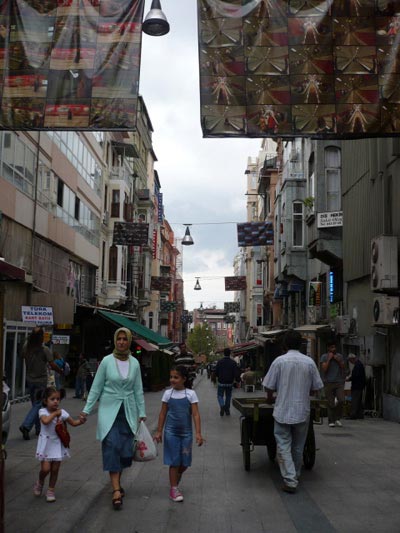 В Стамбуле атакованы арт-галереи