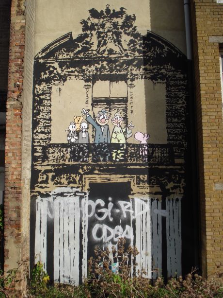 Муниципальные чиновники одного из округов Лондона испортили граффити-работу, которую художнику Бэнкси заказала группа Blur.