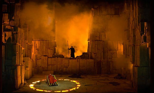 Заключительная сцена из оперы Вагнера «Валькирия» на сцене Байрейтского театра - 2009, Jochen Quast