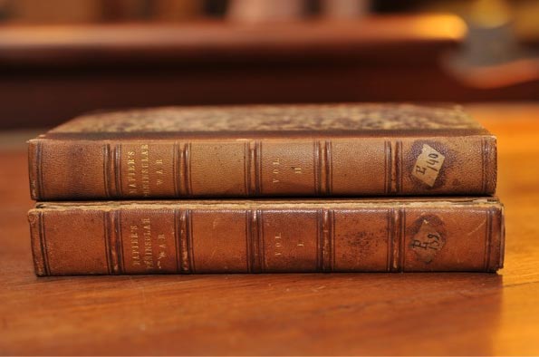 В американскую библиотеку возвращена книга, просроченная на 145 лет. Пораженные библиотекари не стали требовать выплаты штрафа, достигшего $52 тысяч.