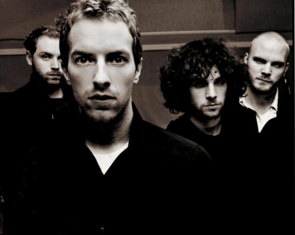 Группа Coldplay отвергла обвинения в плагиате со стороны знаменитого гитариста Джо Сатриани. Сатриани ранее заявил, что для своего хита «Viva La Vida» Coldplay позаимствовали кусок из его песни «If I Could Fly».