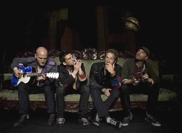 Группа Coldplay отвергла обвинения в плагиате со стороны поэта и музыканта Юсуфа Ислама, ранее известного как Кэт Стивенс. Ислам утверждал, что песня Coldplay «Viva La Vida» копирует часть его 18-минутной «Foreigner Suite» 1973 года.
