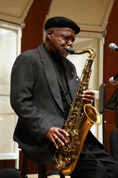 В США на 76-м году жизни умер джазовый саксофонист Дэвид Ньюман, который играл с Рэем Чарльзом, а также Аретой Франклин и Херби Манном.