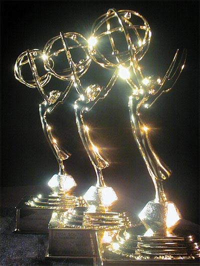 В Лос-Анджелесе прошла 61-ая церемония вручения ТВ-премии «Эмми». Телевизионного «Оскара» в главных категориях получили те же сериалы, что и год назад. «Доктор Хаус» остался без награды.
