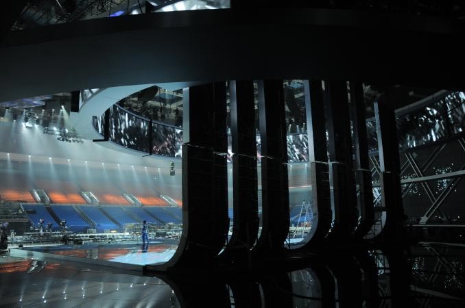 Москва. Спорткомплекс Олимпийский. Вид из-за сцены «Евровидения-2009». 6 мая 2009 года - Alain Douit