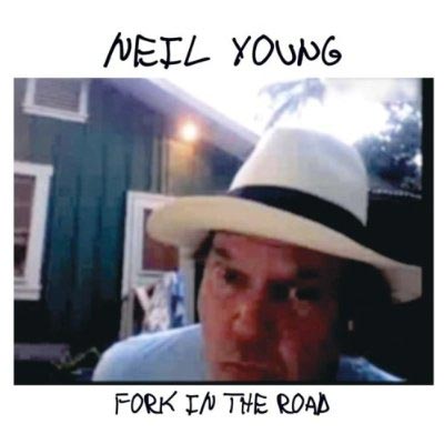 Легенда канадского рока Нил Янг выложил новый студийный альбом «Fork In The Road» на своей странице на MySpace за неделю до его официального релиза.
