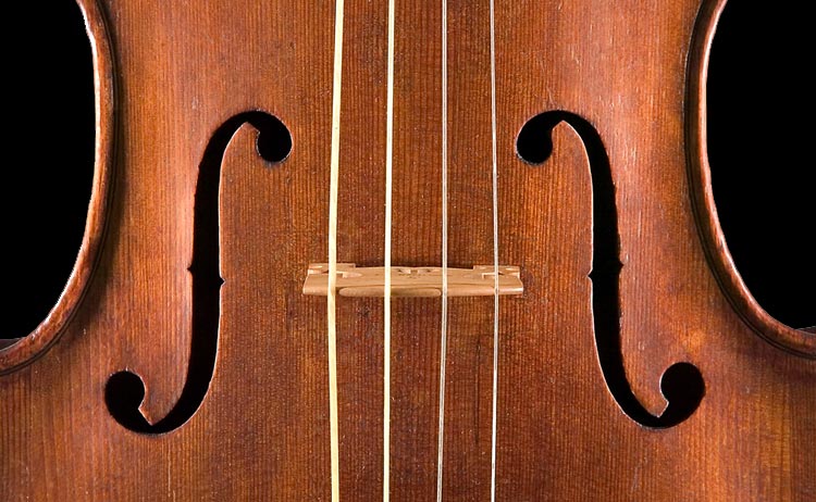 Три скрипки работы Гварнери дель Джезу впервые прозвучат в рамках одного концерта. Услышать инструменты можно будет 29 ноября в Большом зале Московской консерватории, а 30 ноября – на открытии «Декабрьских вечеров Святослава Рихтера» в Музее имени Пушкина.