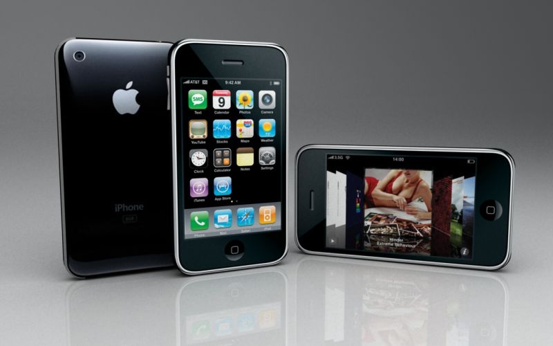 Сотовый оператор МТС вслед за «Вымпелкомом» и «Мегафоном» подписал соглашение с компанией Apple о продажах в России телефона iPhone 3G. Все три оператора обещают, что продажи смартфона начнутся в этом году.