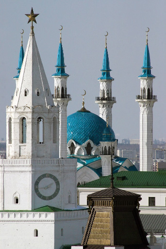 Спасская башня Казанского Кремля и мечеть Кул-Шариф