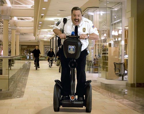 Комедия «Герой супермаркета» про упитанного полицейского, который работает в торговом центре, обошла в американском прокате последний фильм Клинта Иствуда «Гран Торино».