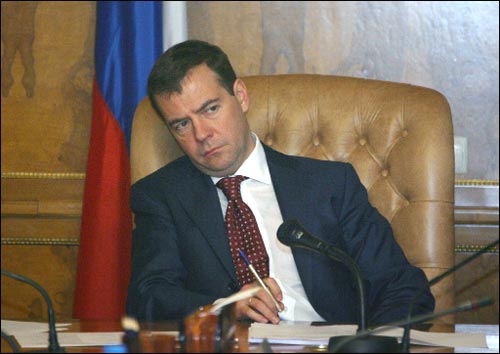 Творческие вузы России в 2009–2011 годах получат финансовую поддержку от государства в размере 595,3 млн рублей. Указ об этом подписал президент России Дмитрий Медведев.