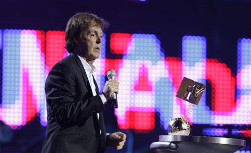 В Ливерпуле прошла церемония вручения премии MTV Europe Music Awards. Бритни Спирс и 30 Seconds to Mars унесли по два приза на исполнителя, а Пол Маккартни получил награду в учрежденной специально ради него категории «Наивысшая легенда».