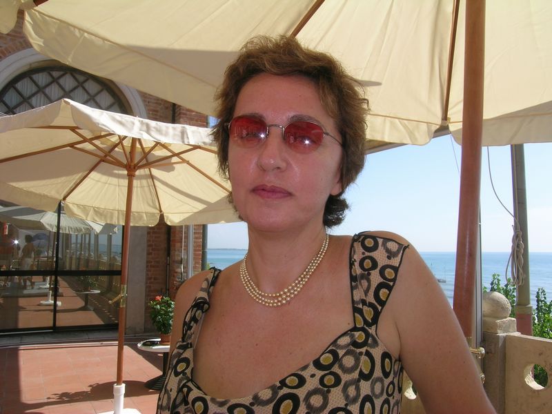 Умерла 55-летняя ливанская режиссер Ранда Чахал Сабаг (Randa Chahal Sabag). Ее картина «Воздушный змей» (Le Cerf-volant / The Kite) в 2003 году получила несколько наград Венецианского кинофестиваля, в том числе специальный приз жюри.