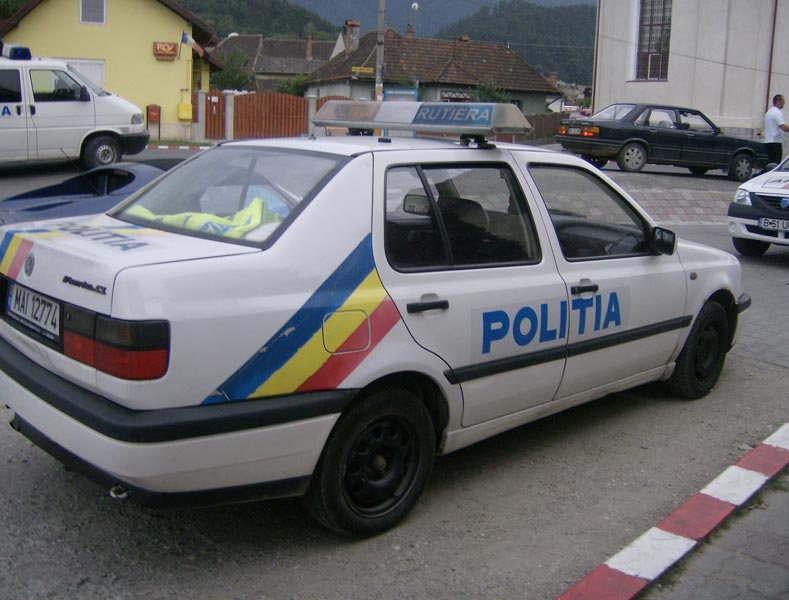 Полицейский автомобиль на улице Брашова - Simona