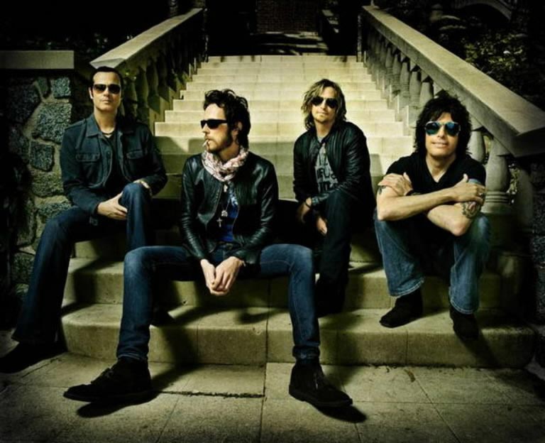 Гранж опять становится актуальным. Вслед за Pearl Jam и Alice In Chains, которые записали по новому диску, первый за восемь лет альбом собираются выпустить Stone Temple Pilots.