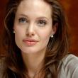 Анжелина Джоли возобновила переговоры об участии в «Городе грехов-2». Об этом порталу Moviehole сообщил не пожелавший назвать себя продюсер-инсайдер.