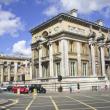Музей Ашмола при Оксфордском университете, старейший общедоступный музей в Великобритании, сегодня закрывается на реконструкцию. Работы планируется закончить к ноябрю 2009 года.
