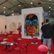 Посетители шестой ярмарки современного искусства Frieze Art Fair, которая проходит в Лондоне, не спешат делать покупки, ожидая результатов предстоящих крупных аукционов, сообщил владелец московской галереи «Риджина» Владимир Овчаренко.