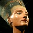 Власти Египта продолжают борьбу за возвращение в страну самого знаменитого древнеегипетского изваяния. Как передает РИА Новости, Каир готовится потребовать у властей Германии бюст Нефертити.