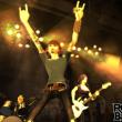 Продажи симулятора рок-музыки Rock Band в Северной Америке превысили $1 млрд всего за 15 месяцев с момента релиза. В игре используются композиции реальных музыкантов, в том числе Pearl Jam, The Strokes, Yeah Yeah Yeahs и Smashing Pumpkins.
