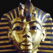 Золотая маска фараона Тутанхамона. XIV век до н.э. (из собрания Каирского национального музея)
