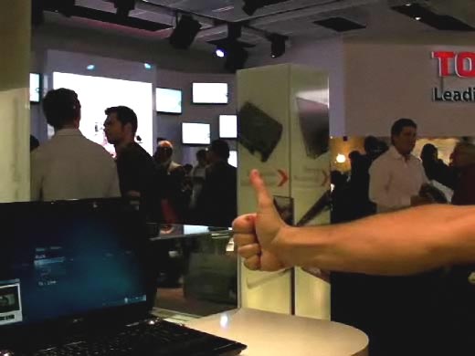 Сразу две японские компании – Toshiba и Hitachi – на выставке Consumer Electronics Show в Лас-Вегасе представили прототипы телевизоров, которые можно контролировать при помощи жестов.