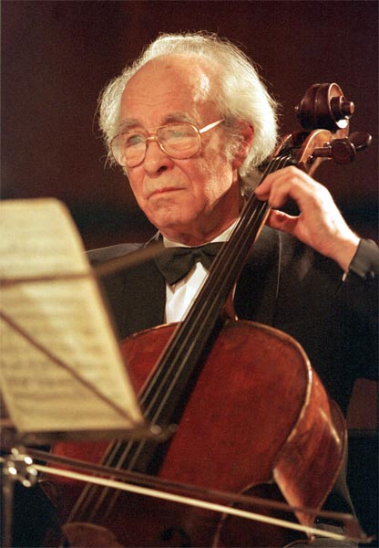 Сегодня на 84-ом году жизни умер виолончелист, профессор Гнесинки Валентин Берлинский, один из организаторов Квартета имени Бородина. Музыкант скончался после продолжительной тяжелой болезни.