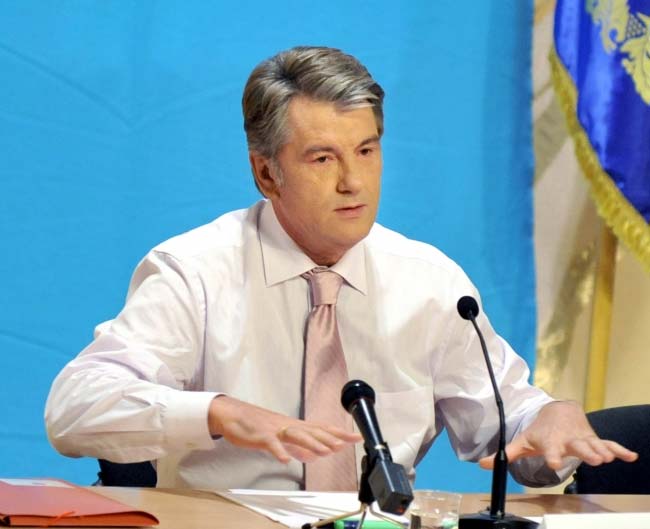 Президент Украины Виктор Ющенко подписал спорный закон, который запрещает хранить у себя порнографию. Теперь за порно на Украине можно сесть на семь лет в тюрьму.