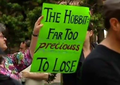 Новозеландцы протестуют против переноса съемок «Хоббита». Веллингтон, 25 октября 2010 года