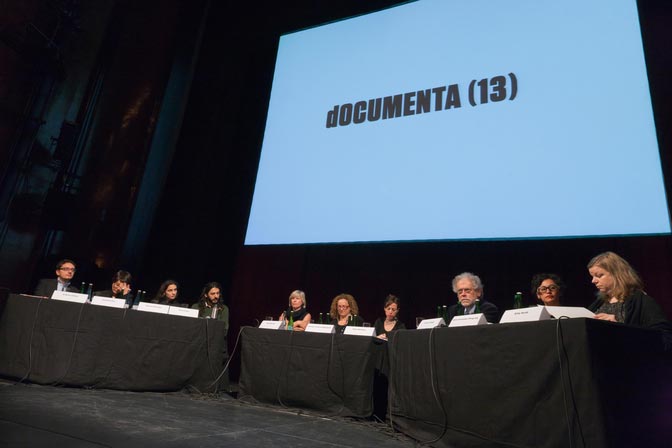 На пресс-конференции в Берлине названы кураторы и темы выставки современного искусства documenta 13, которая начнется 9 июня 2012 года и будет продолжаться сто дней. В работе выставки примут участие более ста художников со всего мира.