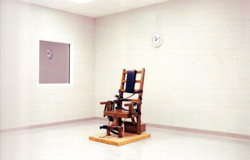 Люсинда Девлин. Электрический стул в исправительном учреждении Гринсвилл, Джаррат, штат Виргиния. 1999