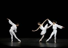 Сцена из балета «Сюита в белом»