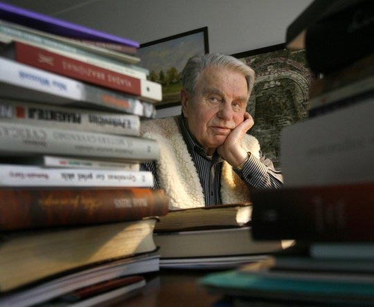 Литовский поэт и прозаик, борец за независимость Литвы, действительный член Литовской академии наук Юстинас Марцинкявичюс скончался в среду, 16 февраля на 81-м году жизни в университетской больнице Вильнюса.
