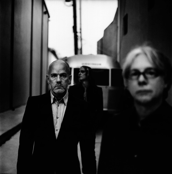 15-й альбом R.E.M. «Collapse into Now»