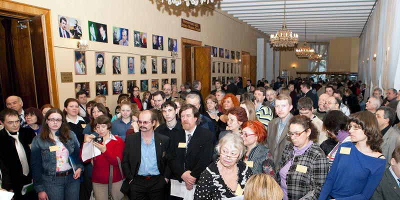В воскресенье, 20 марта, в Большом зале Центрального Дома литераторов в Москве состоится празднование Всемирного дня поэзии. Организаторы — литературные порталы «Стихи.ру» и «Проза.ру».