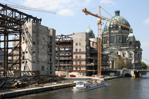 Снос здания Дворца Республики в Берлине 